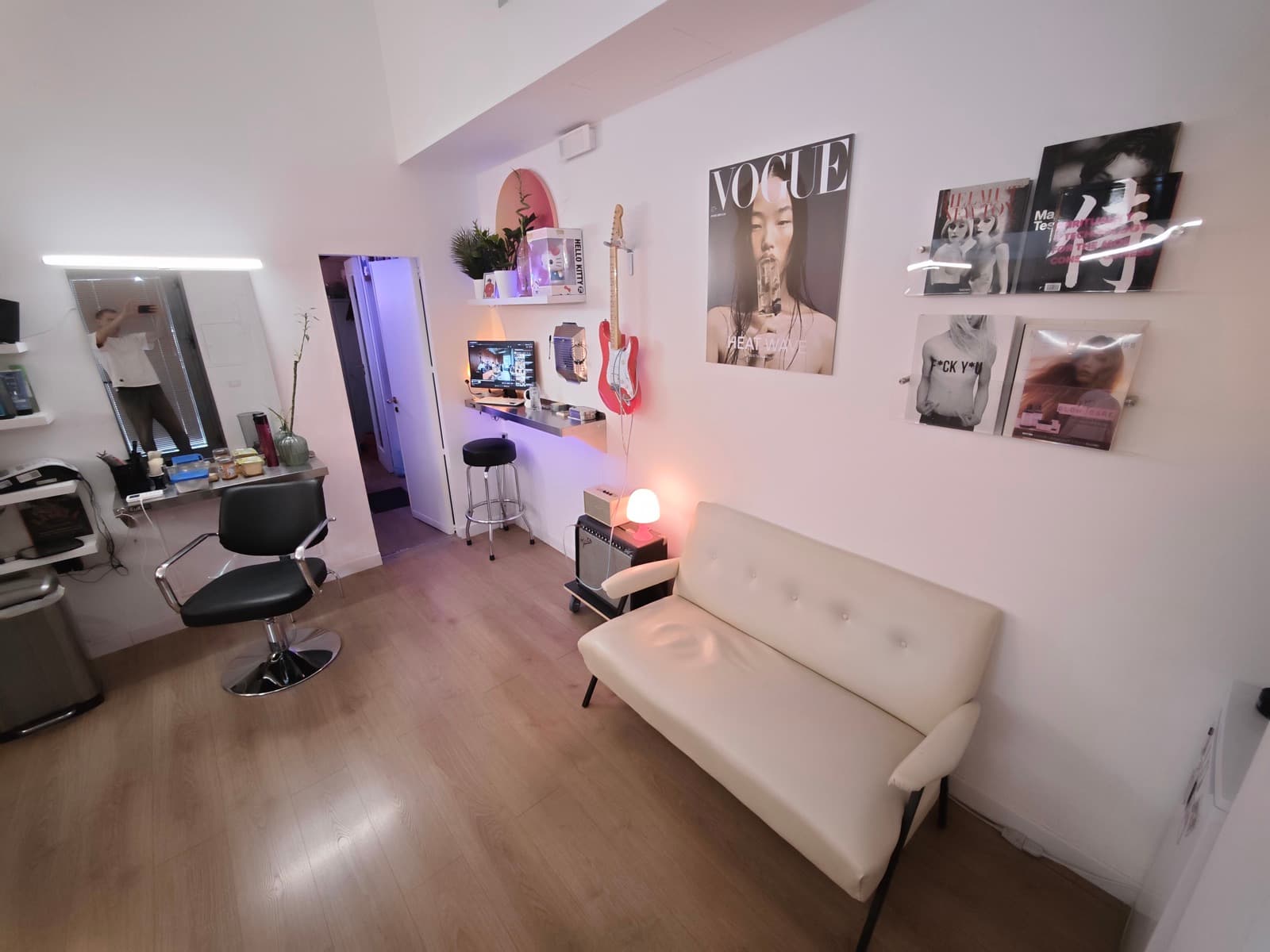 Il lounge — MADDY Barber Room